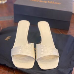 Mara & Mine kitten heels